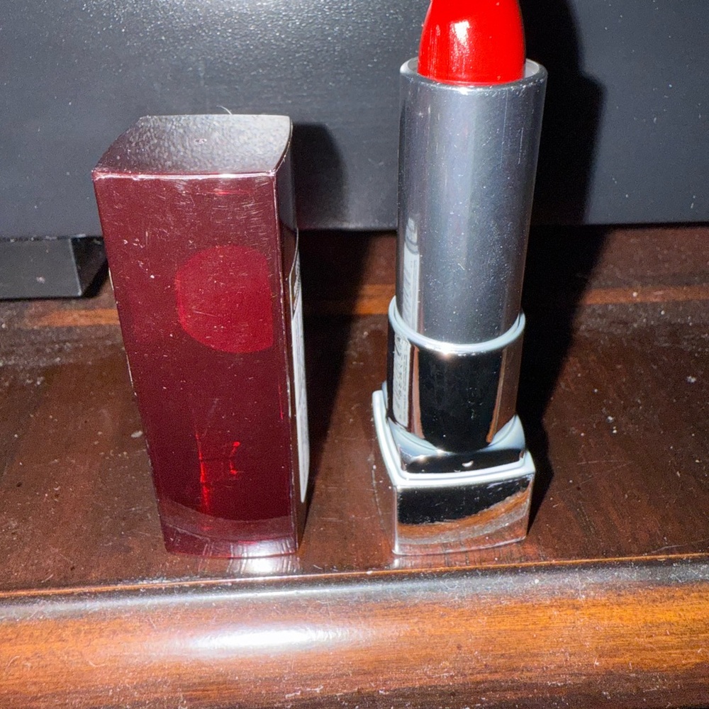 Maybelline Color Sensational Creme Lipstick Crimson Race